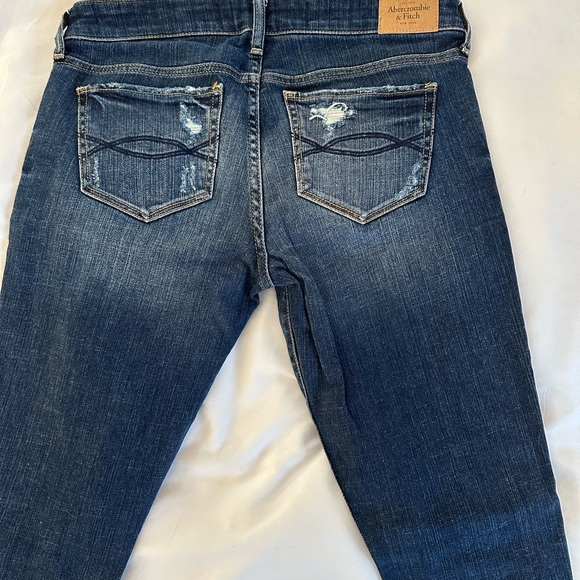 Abercrombie and Fitch Women's Distressed Blue Skinny Low Rise Jeans - Picture 4 of 6